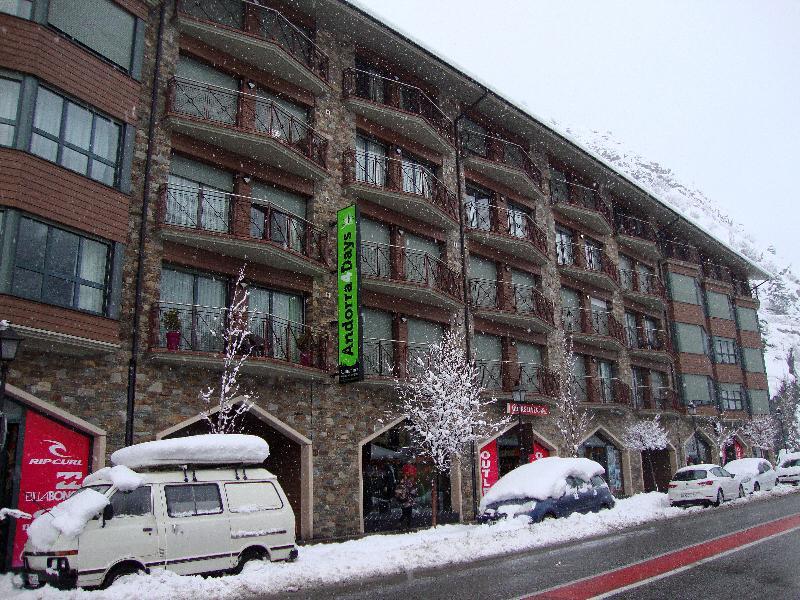 Apartamentos Pie De Pistas Mikka 3000 Пас-де-ла-Каса Экстерьер фото